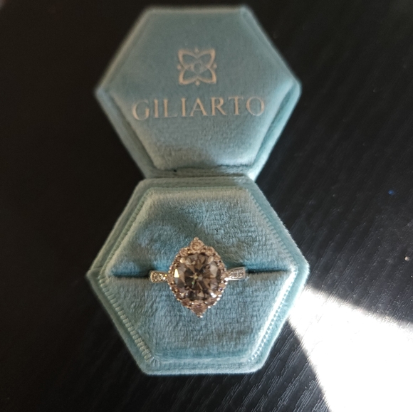 Size 7 ring - Picture 3 of 6